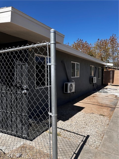 Building Photo - 182 Acacia Ave Rental