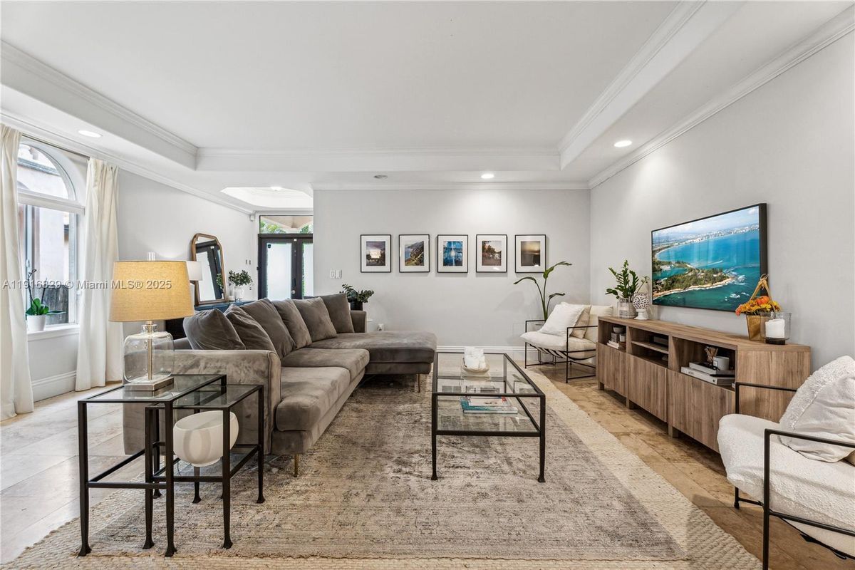 Photo - 3168 Ohio St