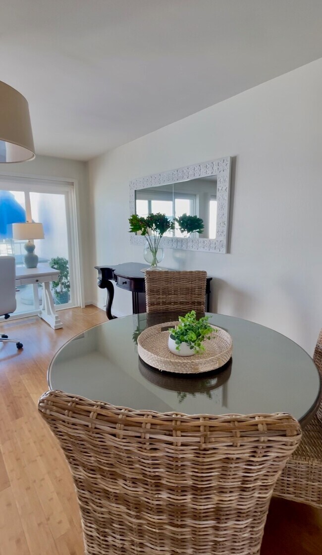 dining area - 48 Antigua Ct Unit Antigua