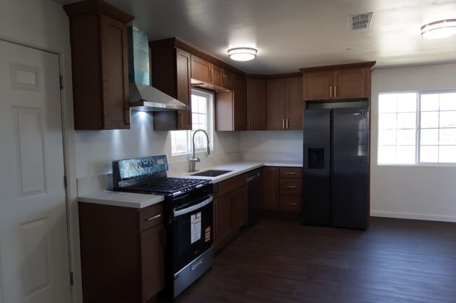 Photo - 22144 De Berry St