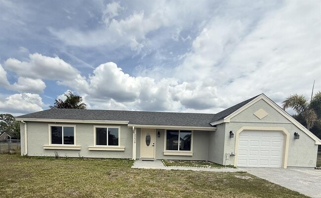 Building Photo - 3236 Montclair Cir