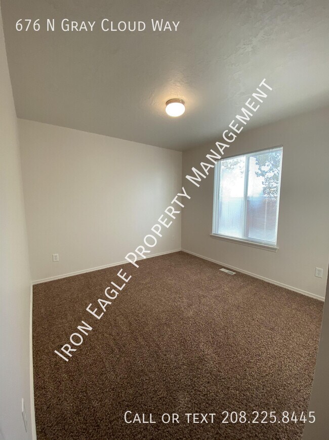 Photo - 676 N Gray Cloud Way