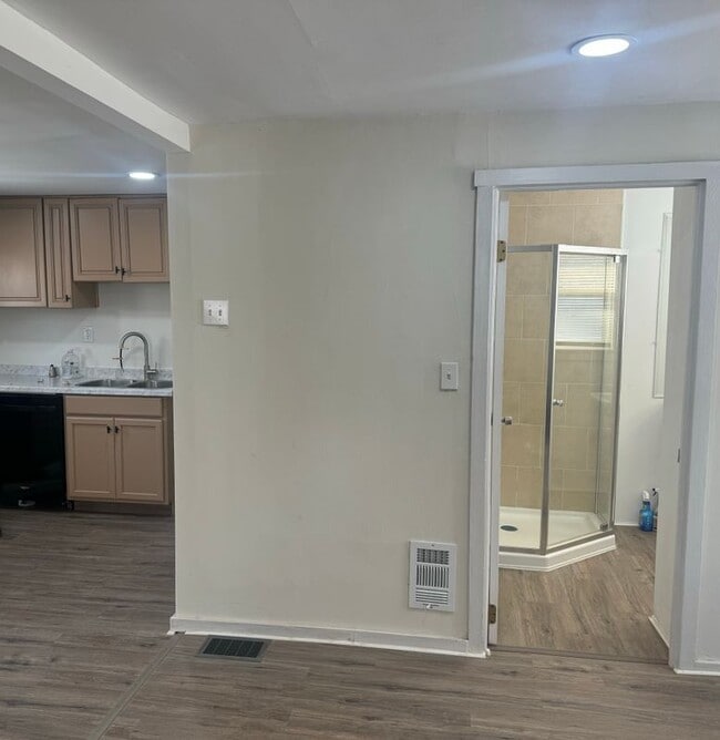 Photo - 752 Norwood Rd