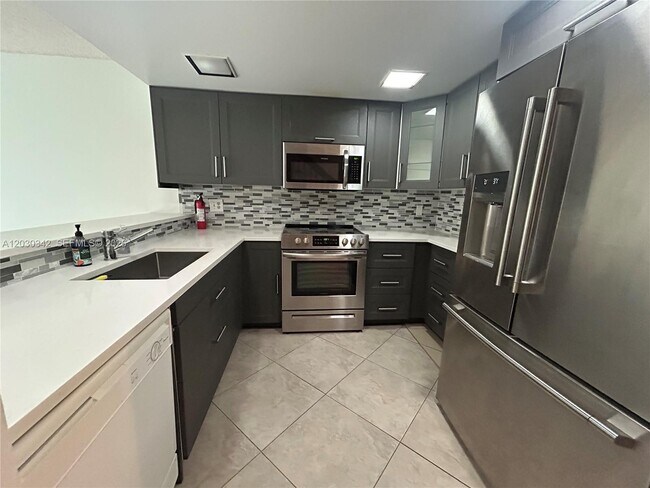 Photo - 4401 SW 70th Ter