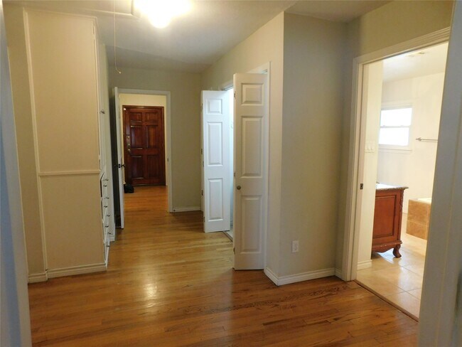 Photo - 2317 Dorrington St