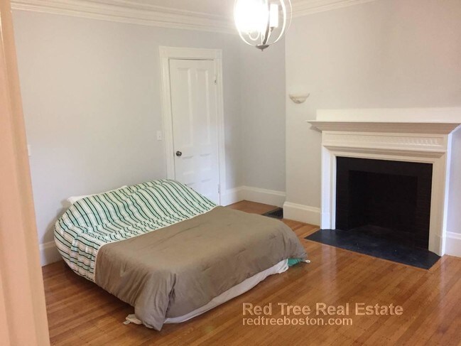 Photo - 429 Marlborough St Unit 3A