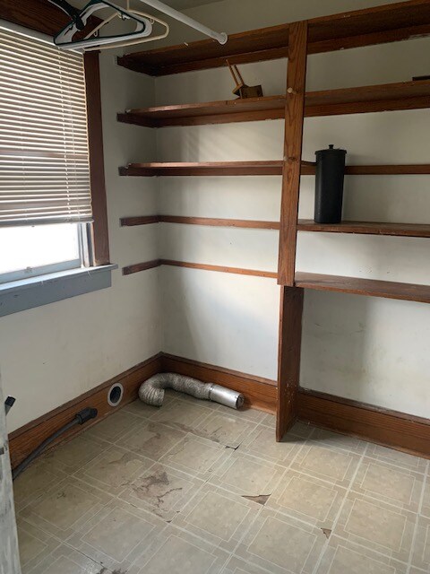 Photo - 2972 Winchester Ave