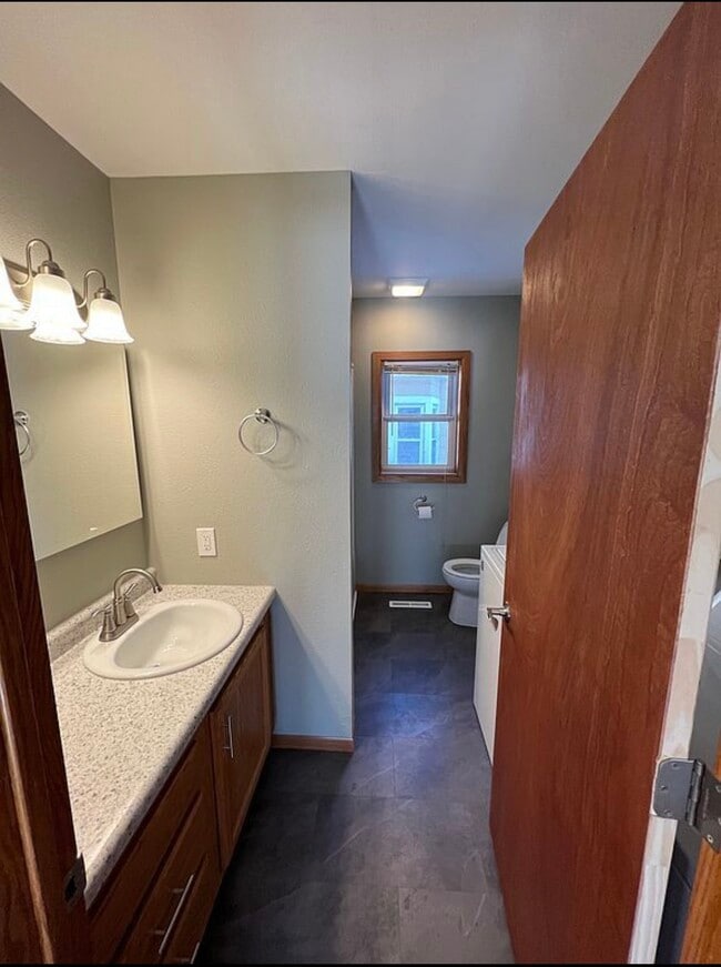 Photo - 613 E 9th St Unidad 613 E 9th St