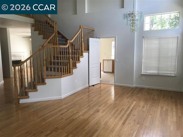 Photo - 689 Apple Hill Dr