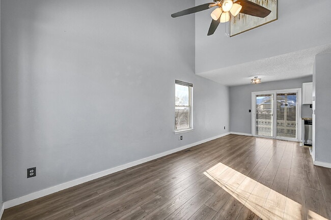 Photo - $2,050.00 - 3 Bedrooms, 2 Bathrooms, Single Family Home with Fenced Yard!