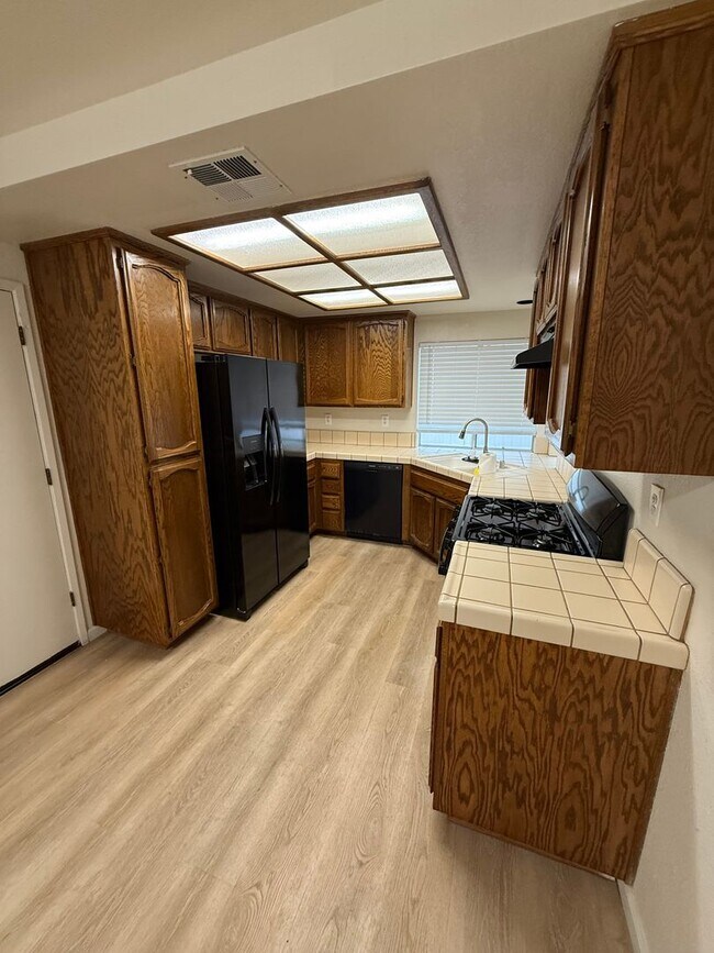 Photo - 9256 Colonsay Way