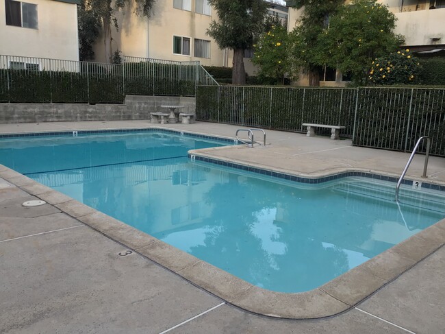 Sparkling pool - 10636 Woodley Ave Condo Unit #1