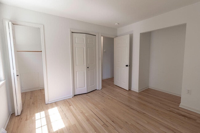 Photo - 100 W Leslie Ln