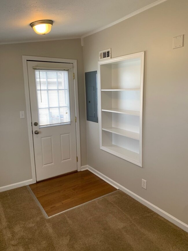 Photo - 910 Lamont St