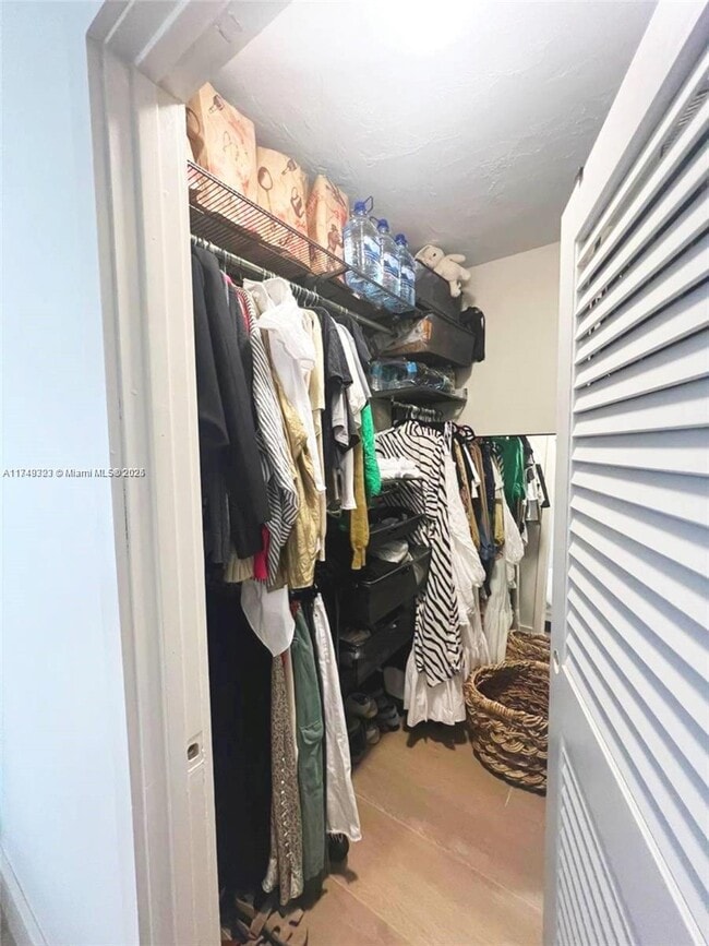 Photo - 10185 Collins Ave Unidad 323