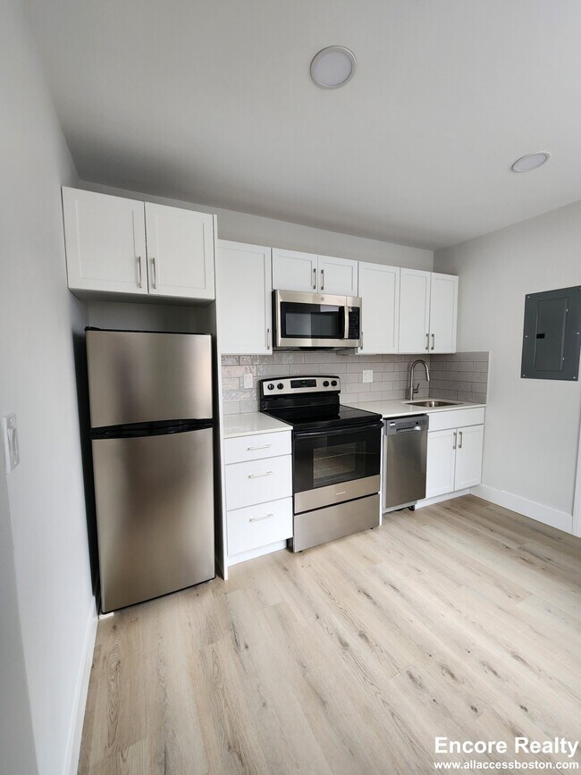 Building Photo - 9 Myrtle St Unit 9