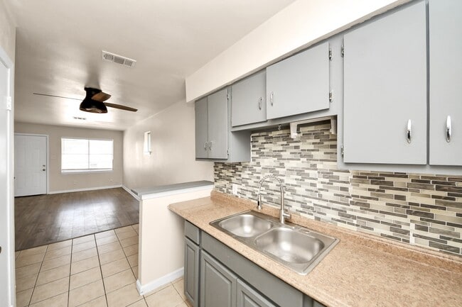 Photo - 1320 Griffin St Unit 4