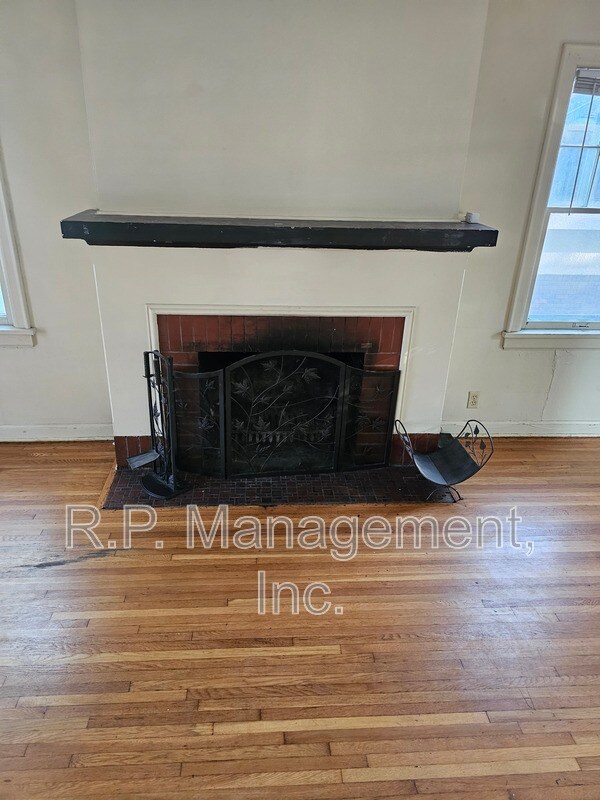 Photo - 1090 16th Ave SE