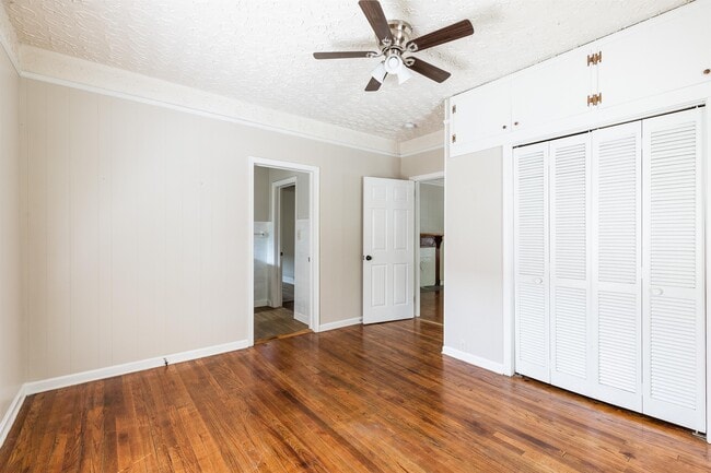 Photo - 8 A St