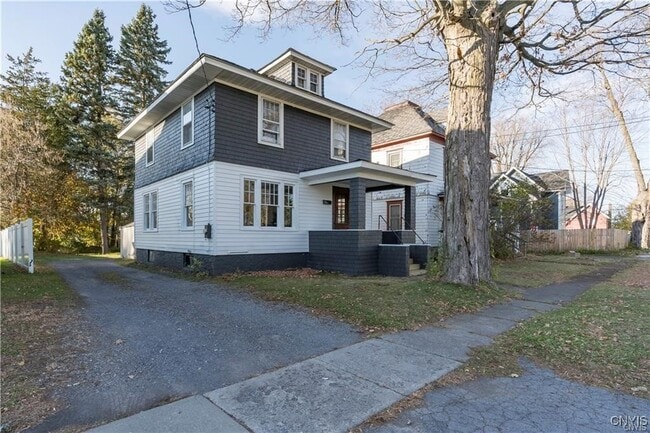 Photo - 213 N Pleasant St