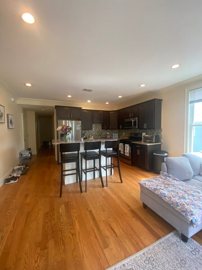 Photo - 13 Sparhawk St Apartments Unit 3