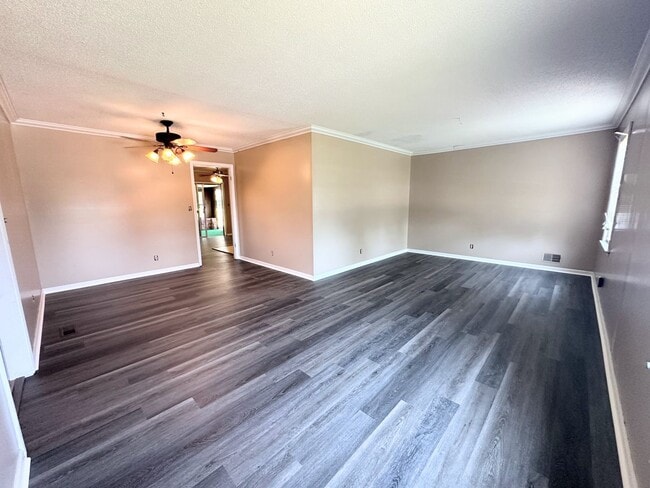 2105 Hobson Ct