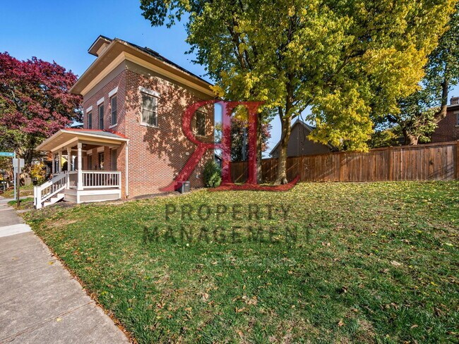 Photo - 782 Summit St