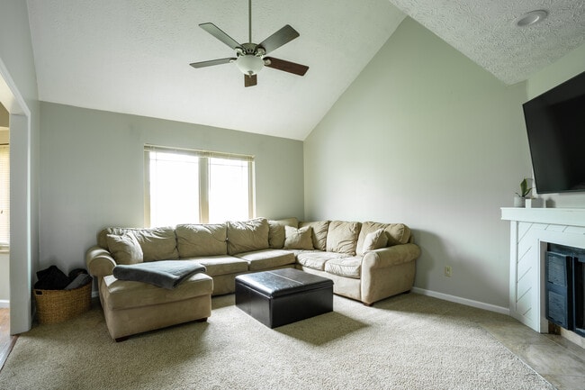 Techos abovedados - 67 Groton Dr