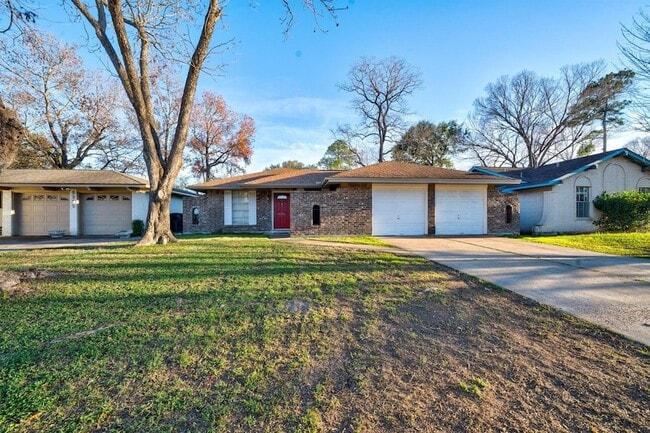 Building Photo - 6331 Oaknut Dr