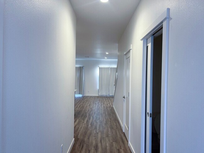 Photo - Fantastic Townhouse in South Salem