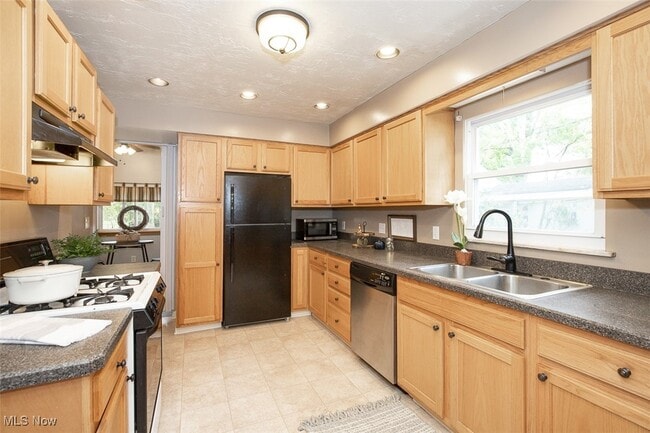 Photo - 4344 W 227th St
