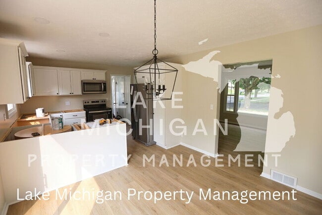 Photo - 1010 N Hampton Dr NE