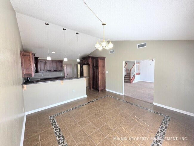 Photo - 1325 E Cowden Ave