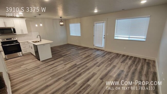 Photo - 3910 S 3375 W