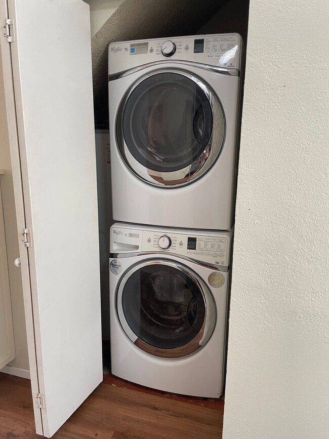 Photo - 730 W Collins St Unit 730