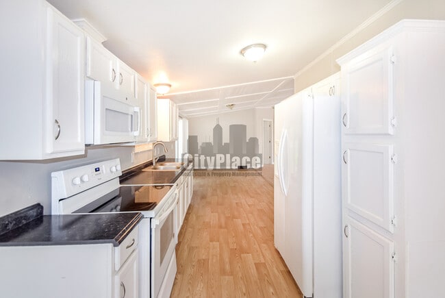 Photo - 2841 W Ray St