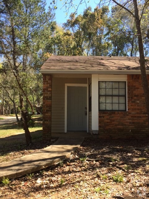 Building Photo - 1079 Sutor Rd Rental