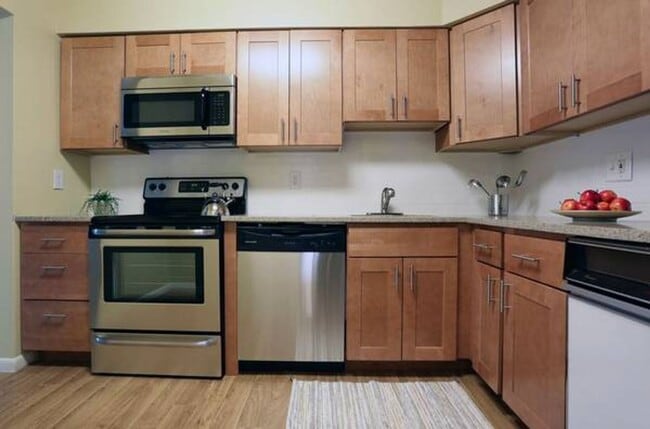 Photo - Metropolitan Tareyton Estates