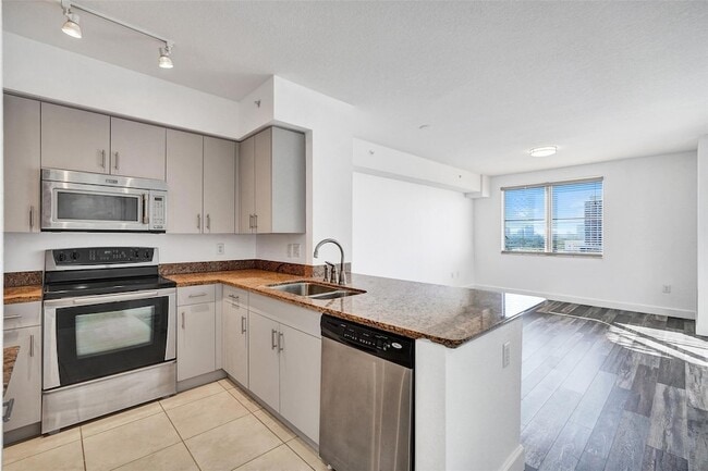 Building Photo - 1830 Radius Dr Unit 825 Rental