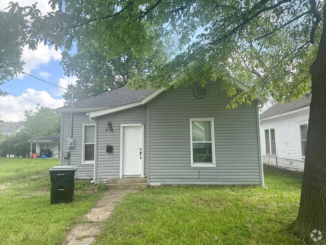 Building Photo - Charming 2 Bedroom, 1 Bathroom Home for Rent!