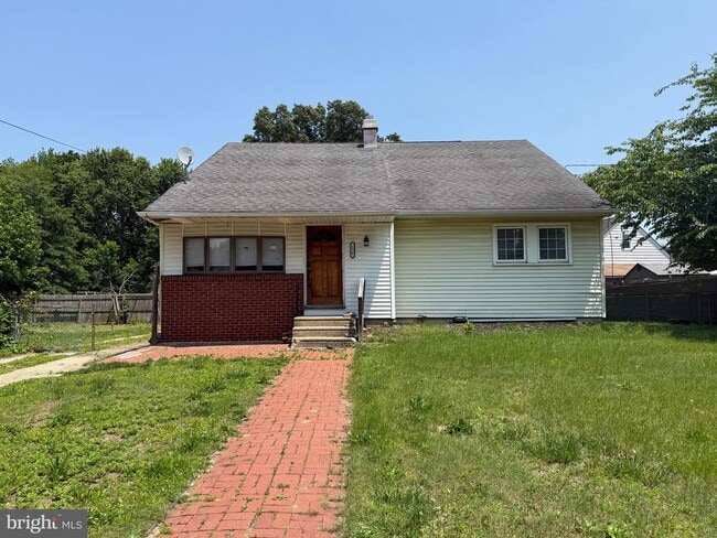 Photo - 236 Larchmont Dr House