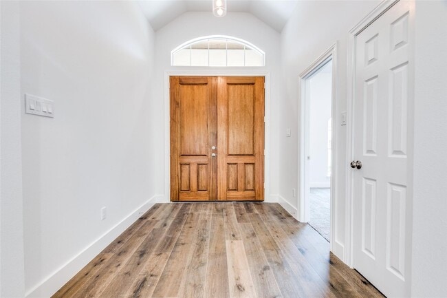 Photo - 144 Monterrey Rd W