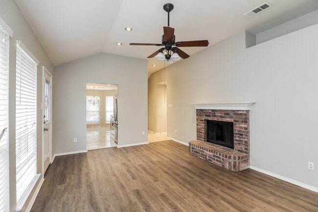 Photo - 13911 Creek Crossing Dr