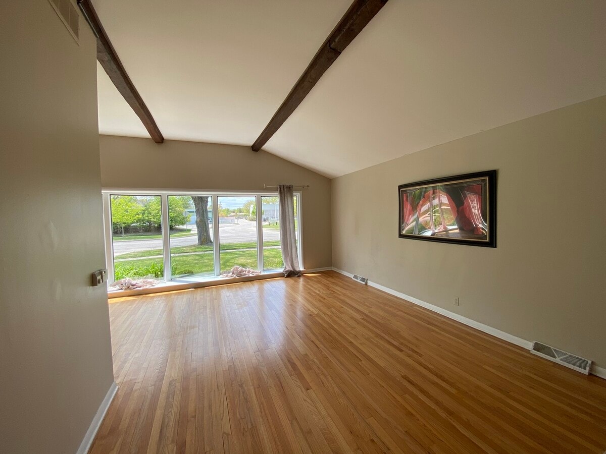 Photo - 704 Laramie Ave