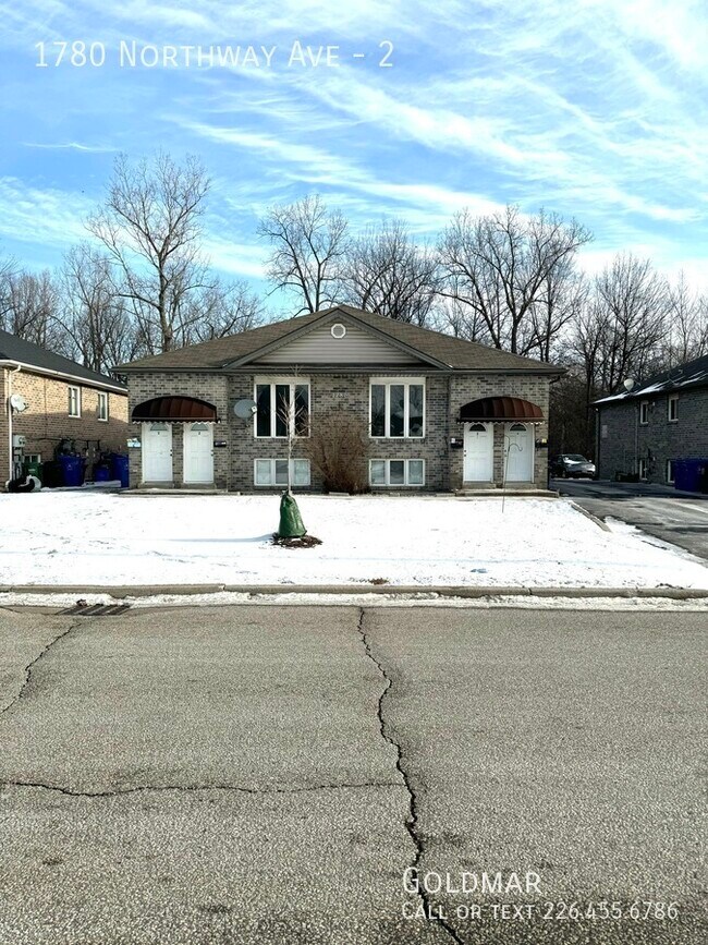 Building Photo - 2 Bedroom Unit 2