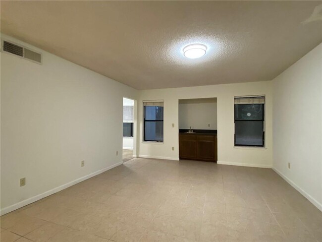 Photo - 1801 Huntingdon Chase Apartment