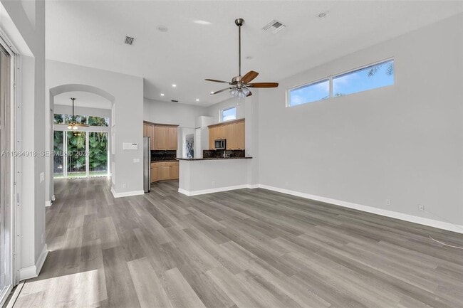 Photo - 558 NW 118th Ave