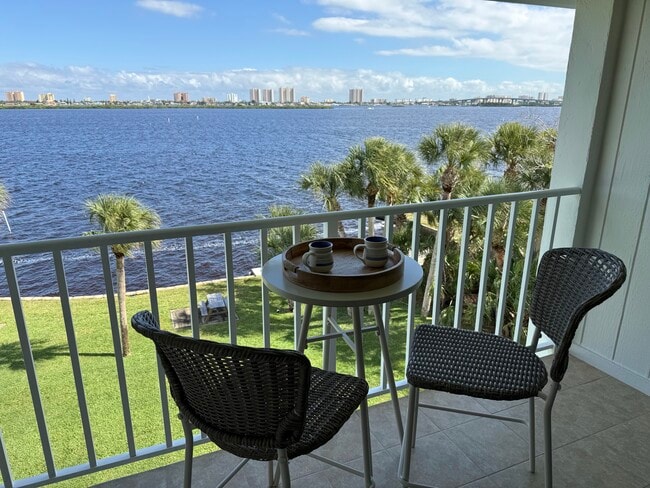 Building Photo - 3131 S Ridgewood Ave Unit River Club