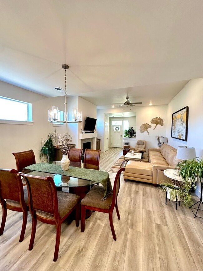 Photo - ** 1/2 OFF First Month's Rent** Gorgeous s...