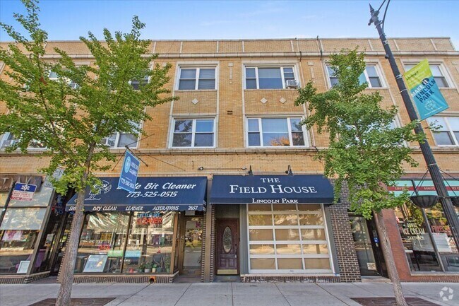 Building Photo - 2453 N Clark St Unit 2 Rental